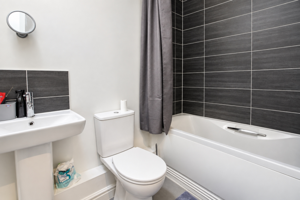 Apartment in Plymouth - More
