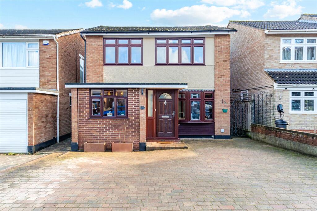 Caernarvon Close, Hornchurch, RM11 photo 3