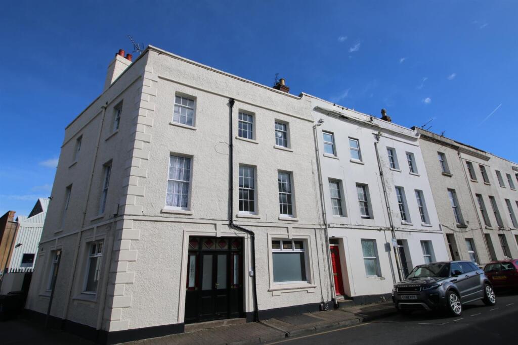 Main image of property: 22 Oxford Street, Gloucester, GL1 3EQ