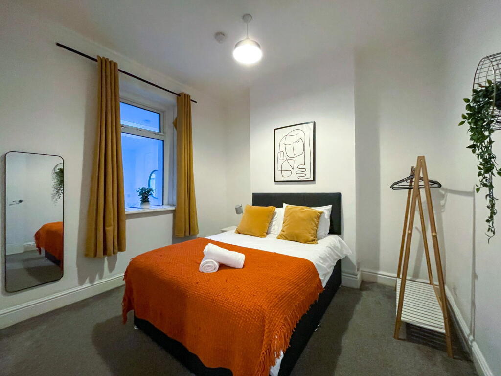 House in Cardiff, Adamsdown - View 4