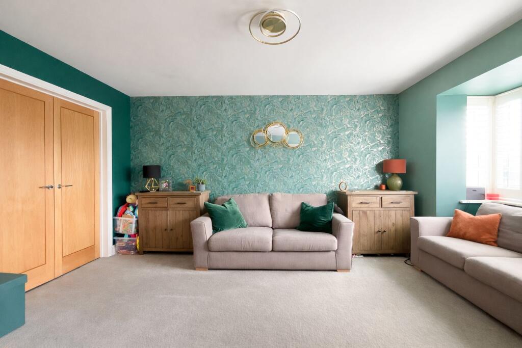 Crescent Place, Benfleet photo 3