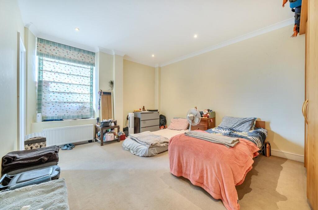 Apartment in Harrow - More