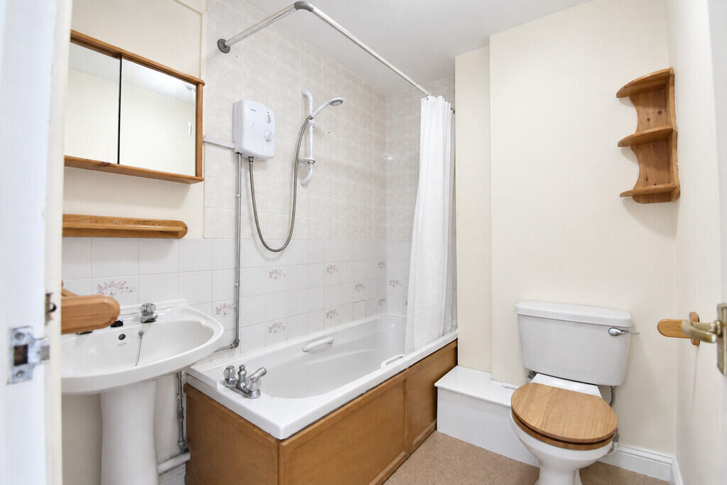 Apartment in Exeter, Stoke Hill - View 5