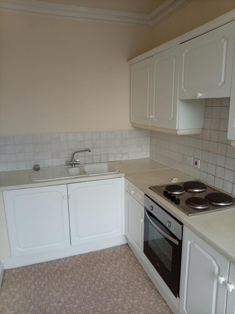 Apartment in Calderdale, Well Head, Savile Park - View 4