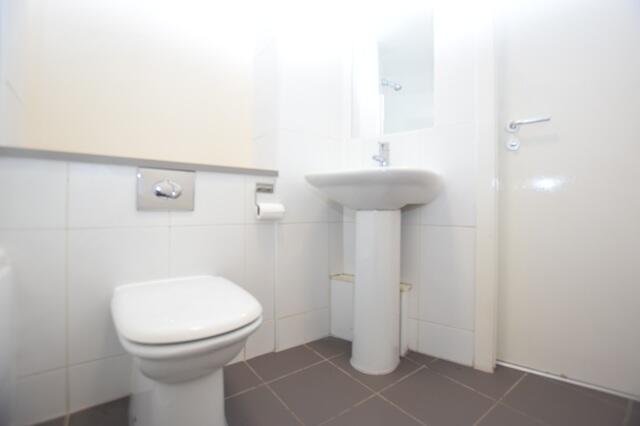 Apartment in Sheffield - View 4