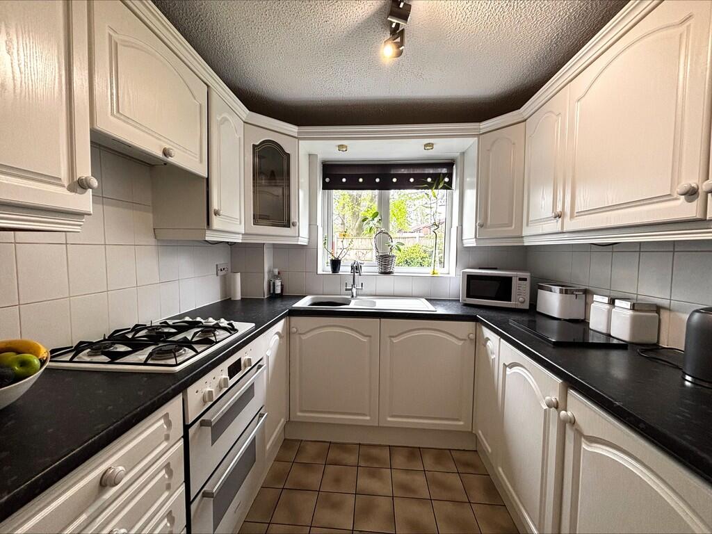 Lavender Drive, Rudheath, Northwich photo 3