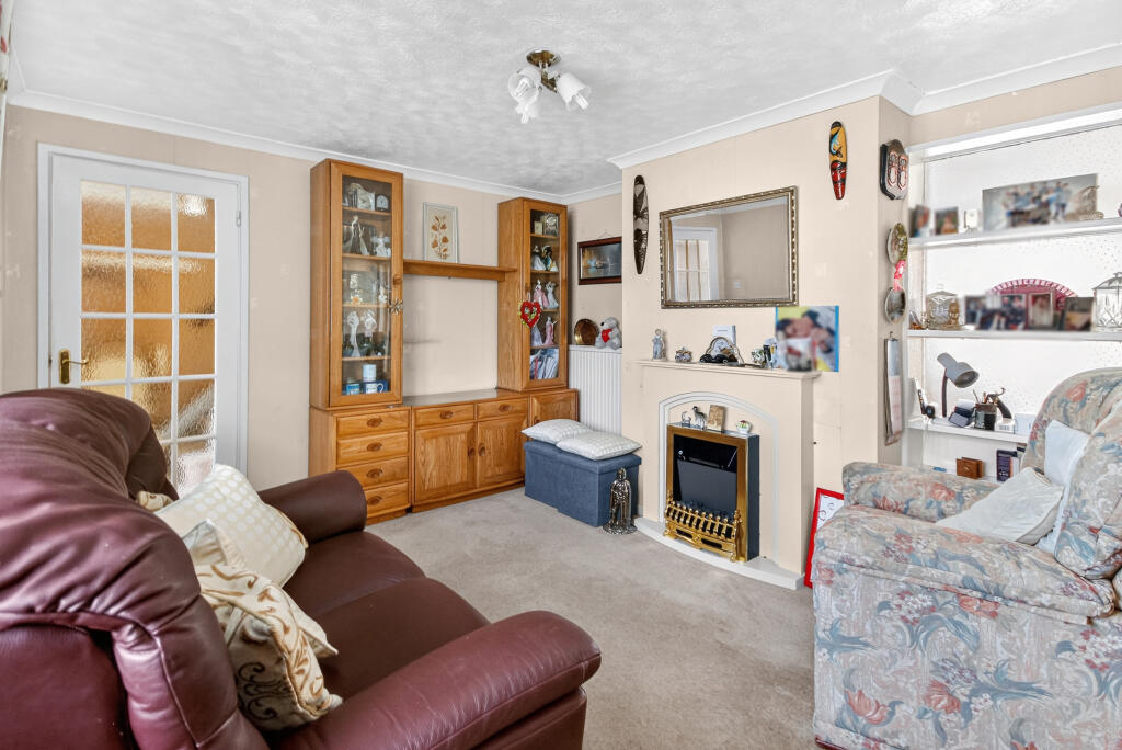 House in Bracknell, Bullbrook, Easthampstead - View 4