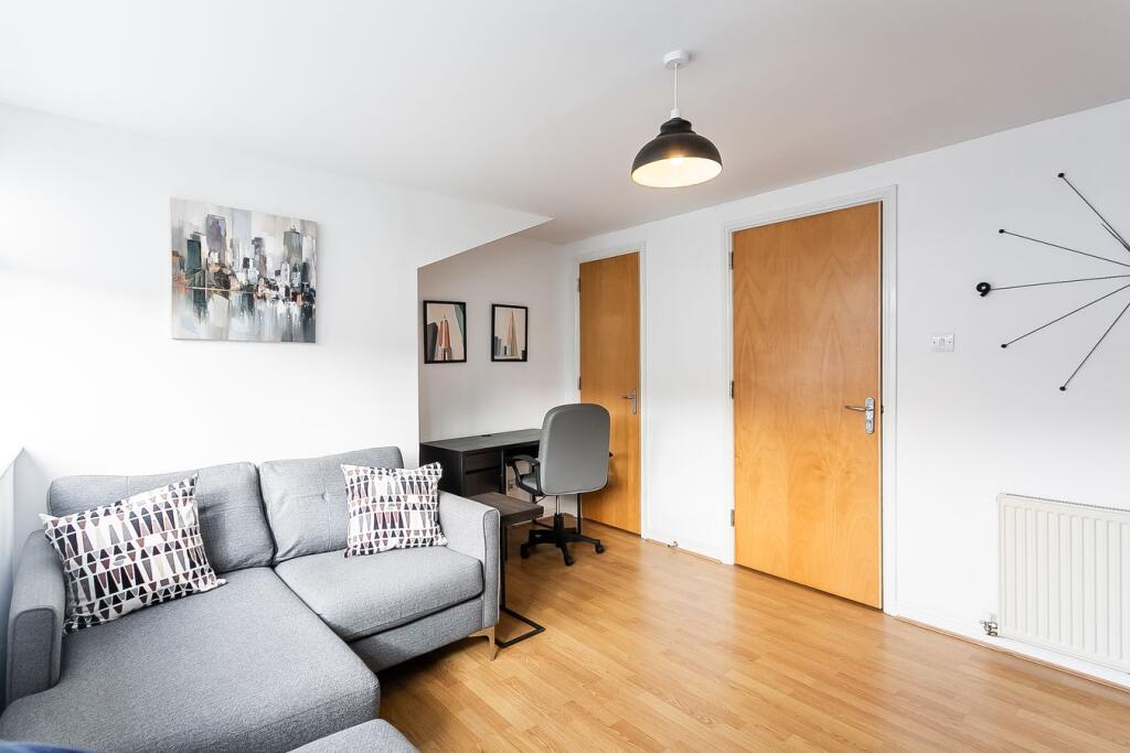 Apartment in Edinburgh, Leith Central - View 5