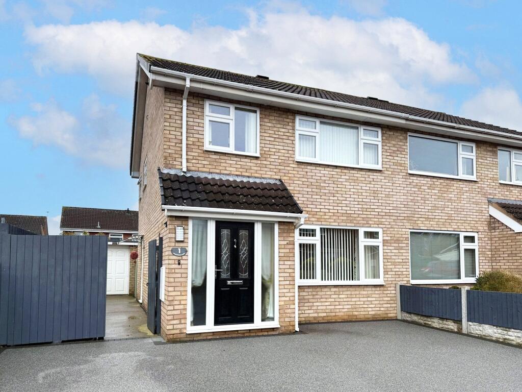 3-bed semi-detached on Chaffinch Way, Sundorne Grove, Shrewsbury, SY1, £270,000