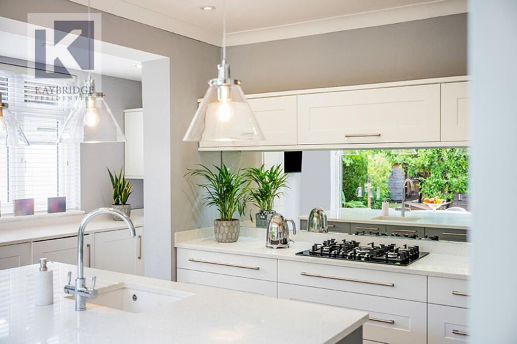 House in Epsom, Stoneleigh - View 5