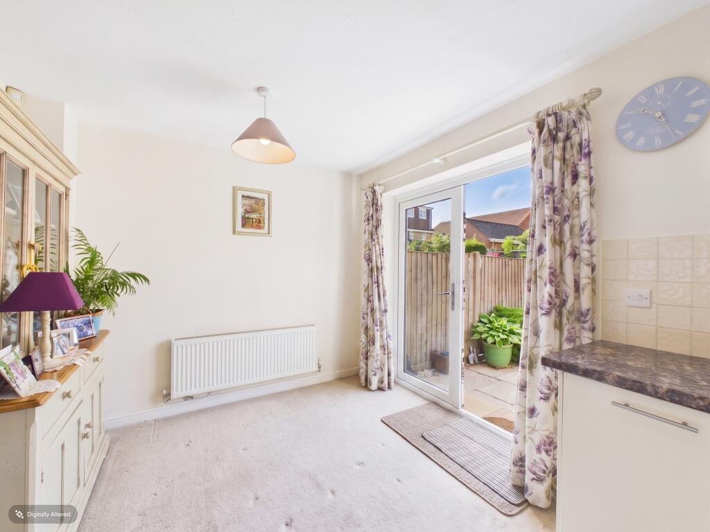 House in Horsham, Highwood - View 5