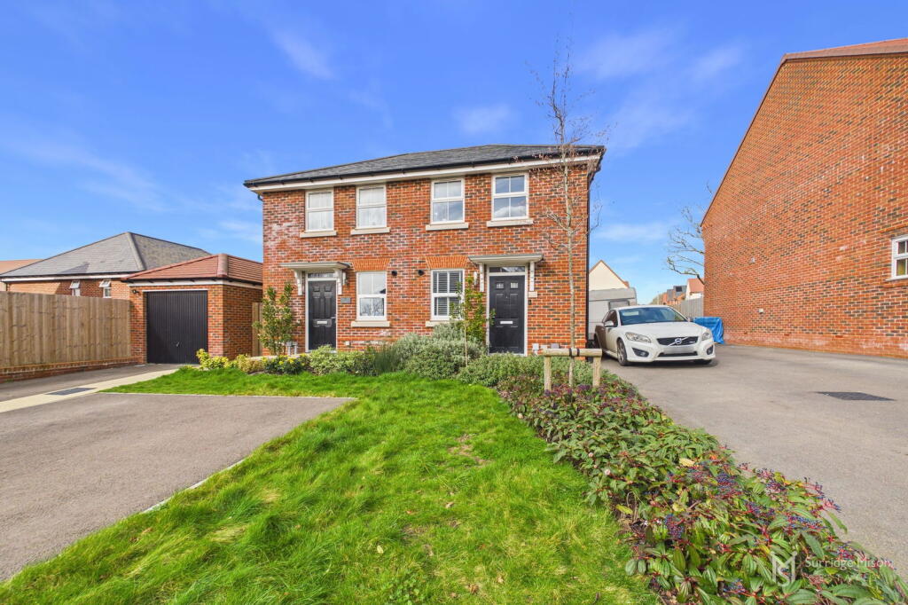 Main image of property: Heathfield Avenue, Hailsham, East Sussex, BN27