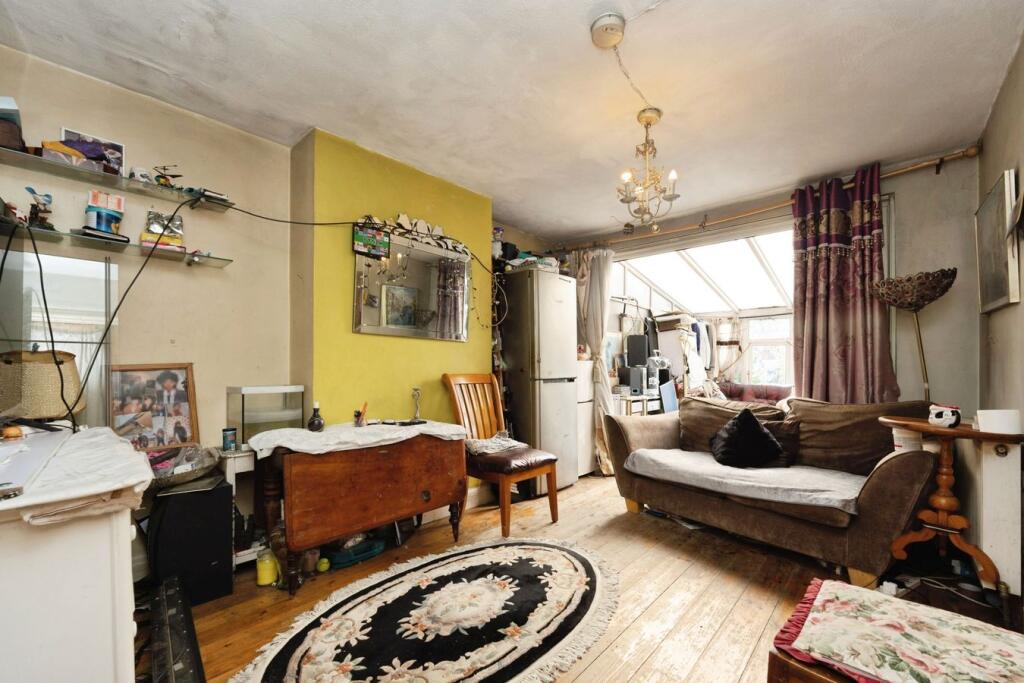 House in Harrow - View 3