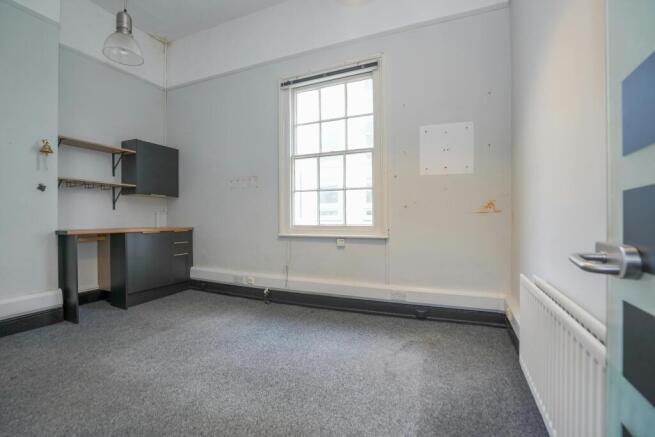 Tavistock St & Claren St - Upstairs office space-13.jpg