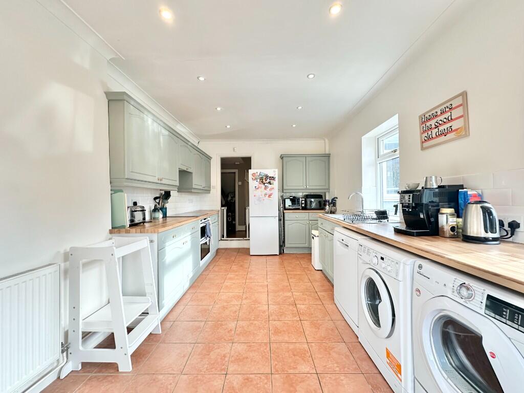 Meadows Road, Sale, Greater Manchester, M33 photo 4