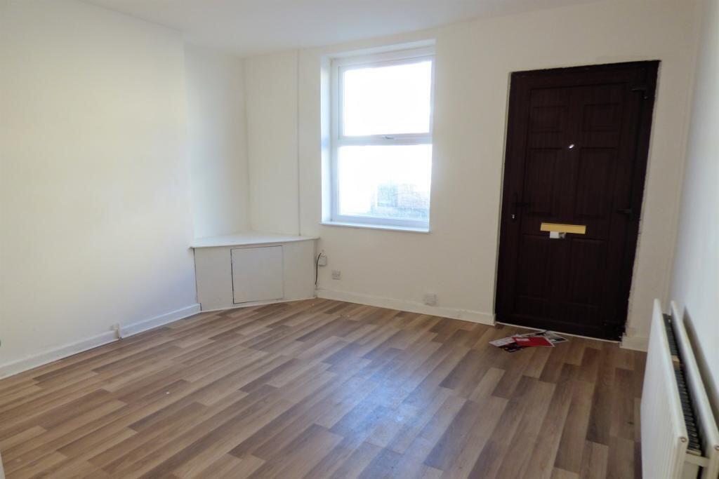 15 Cawdor Street, Runcorn, Cheshire, WA7 1EN photo 3