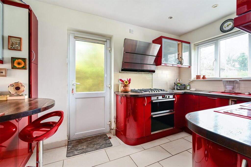 Prospect Road, Farnborough, Hampshire, GU14 photo 4