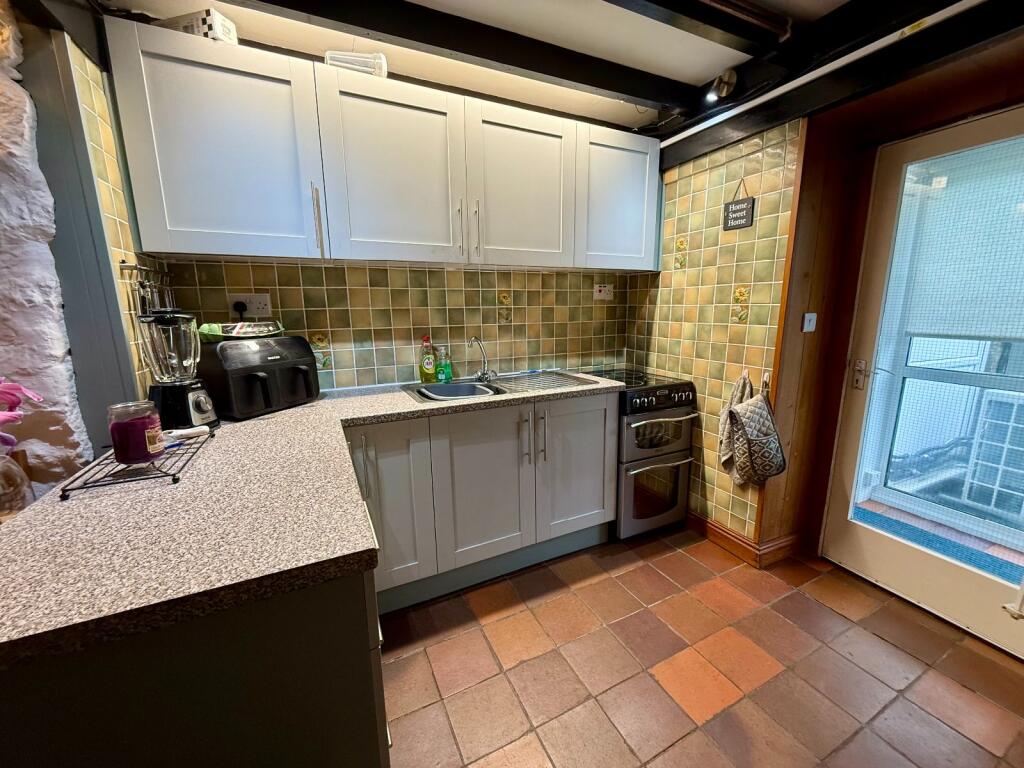 2 Tal Y Bont, Dolgellau. LL40 1UA photo 3