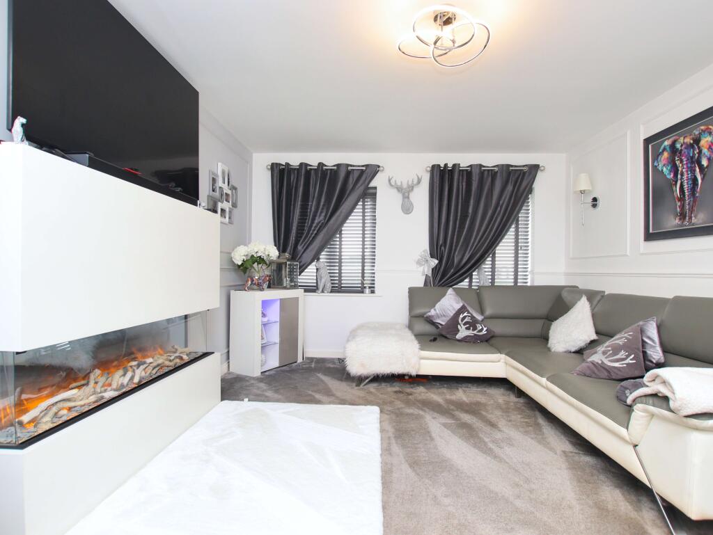 Clos Rhys Meurug, Capel Llanilltern, Cardiff CF5 6GA photo 3