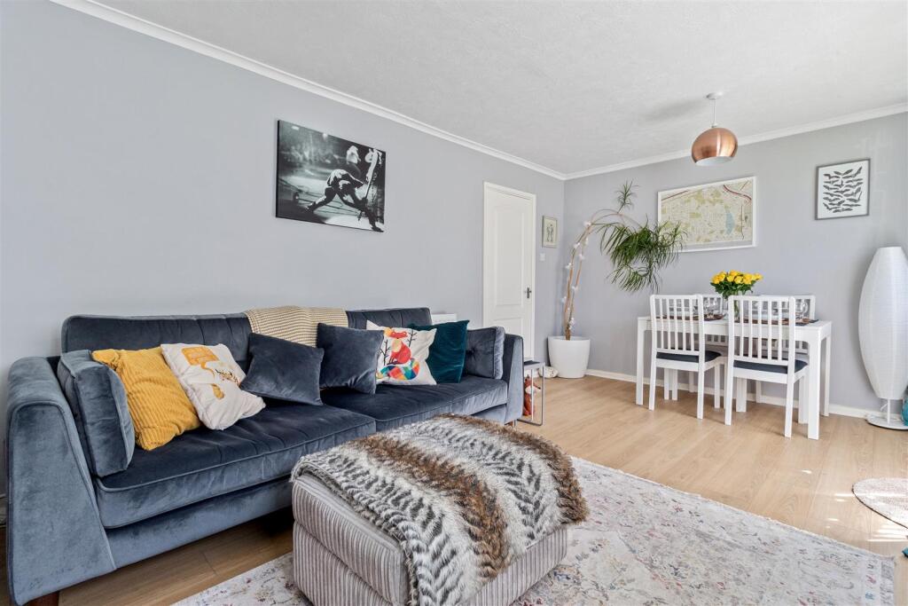 Apartment in Brighton - View 5