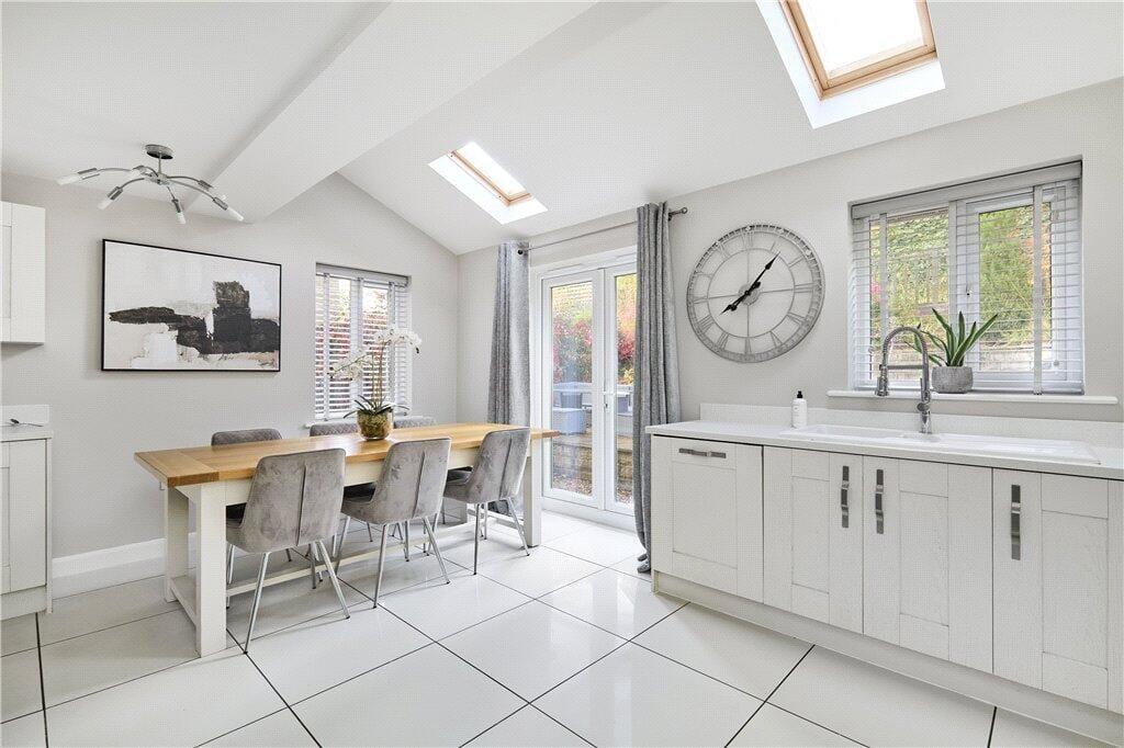 House in Bradford, Baildon - View 3