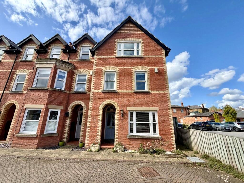 Main image of property: Masters Court, Bexton Road, Knutsford, Cheshire, WA16