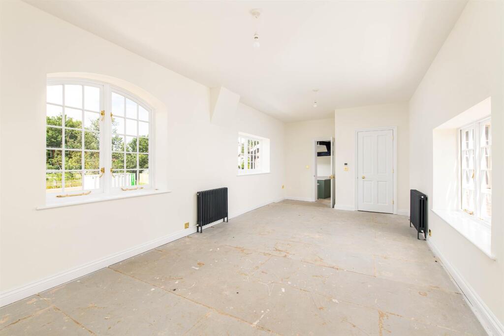 Polebarn Road, Trowbridge photo 2