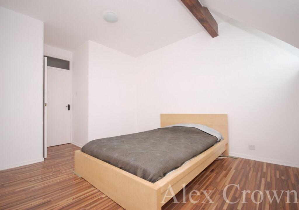 Apartment in London - More