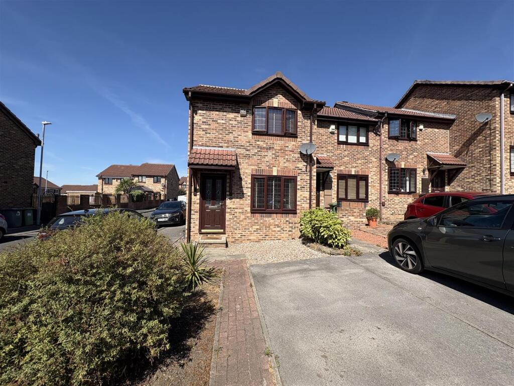Main image of property: Castle Hill View, Heckmondwike