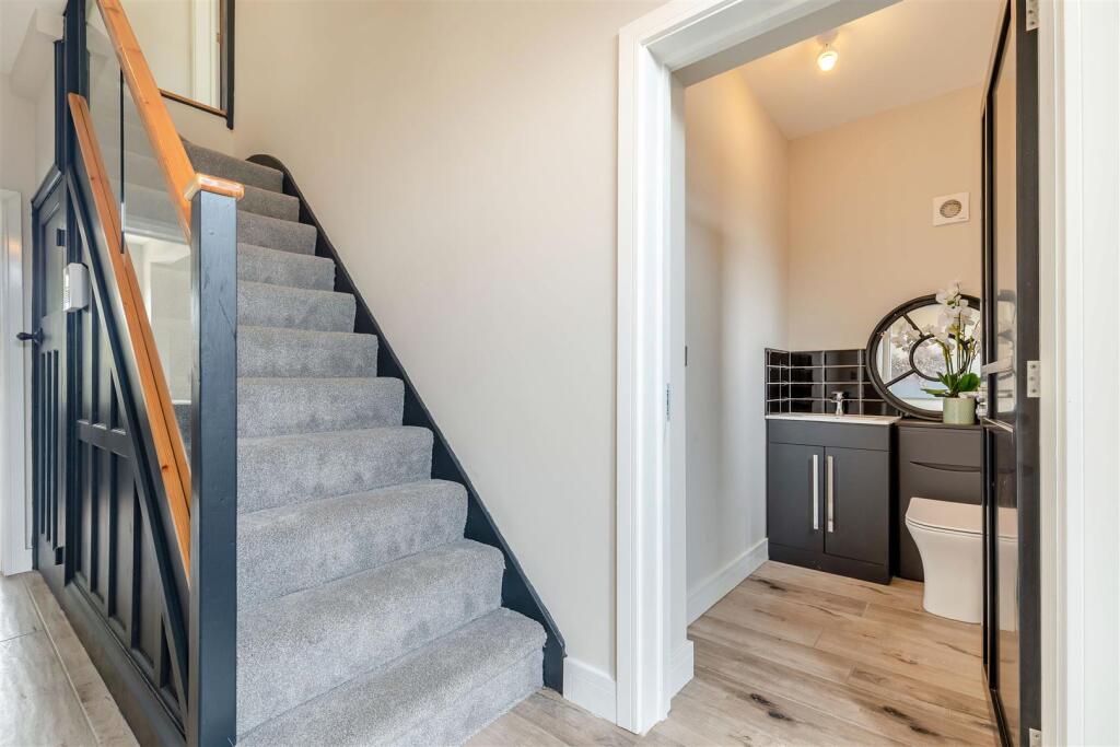 House in Mansfield, Berry Hill - View 6