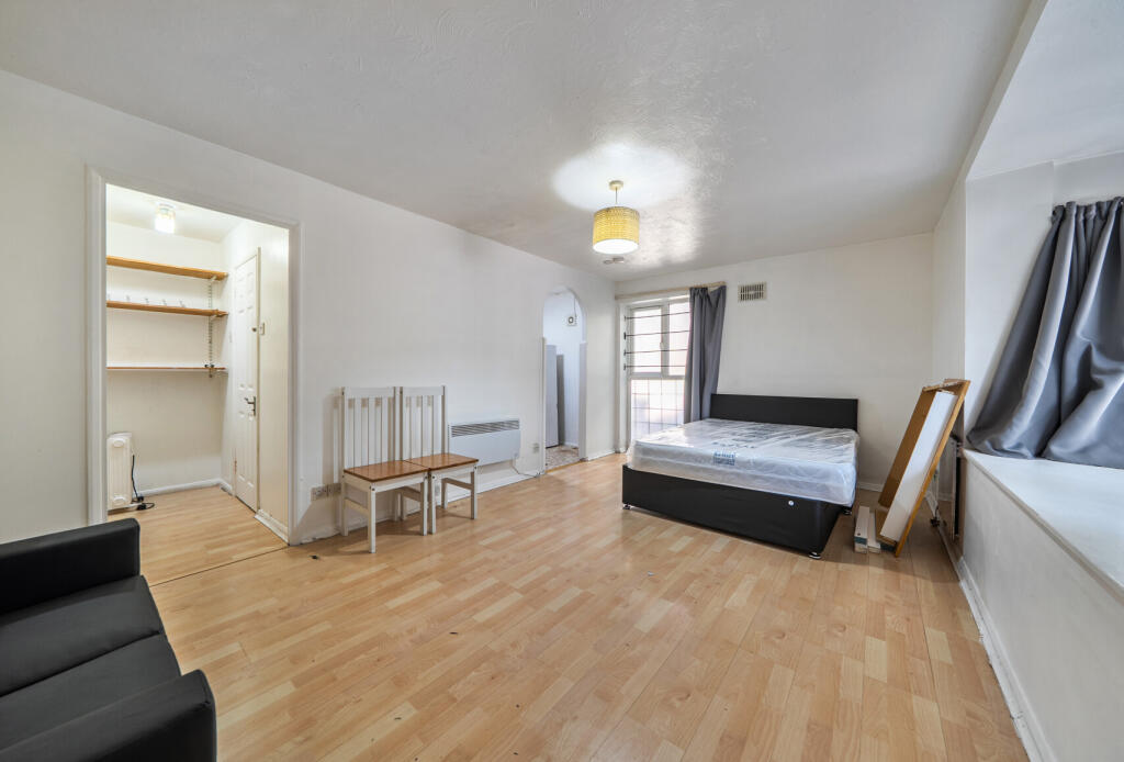 Main image of property: Colwyn Green, Snowdon Drive, London, NW9