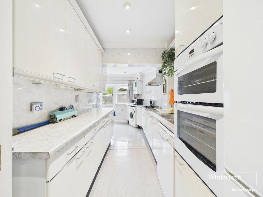 Church Drive, Kingsbury, London, NW9 photo 2