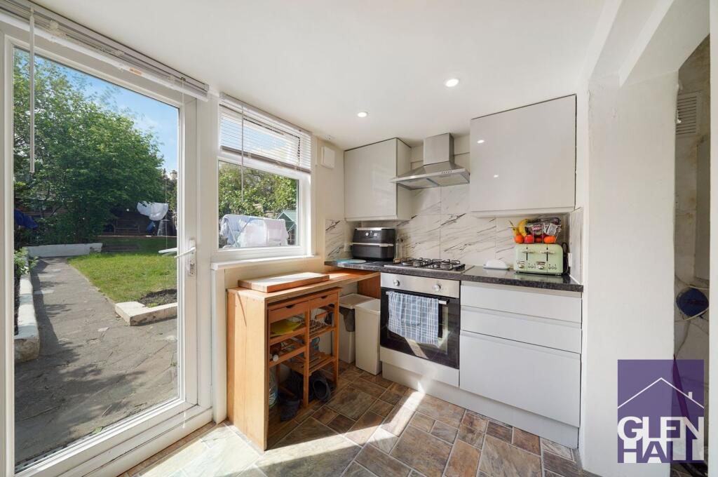 Apartment in London - View 3