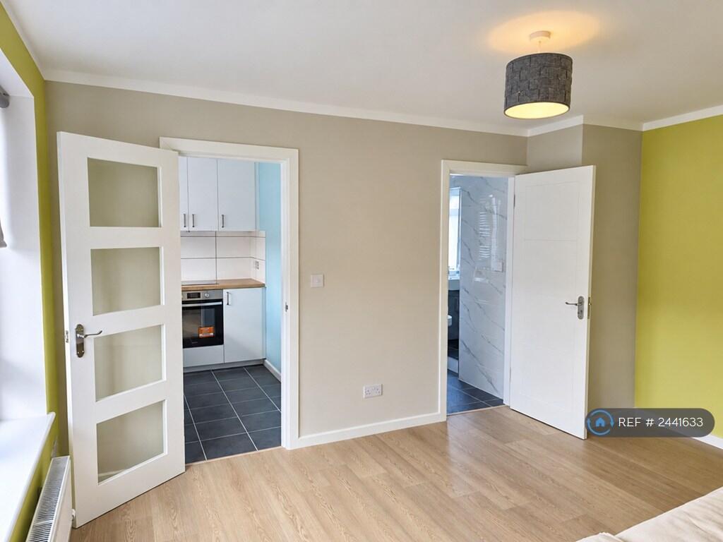 Main image of property: Windsor Court, London, N11