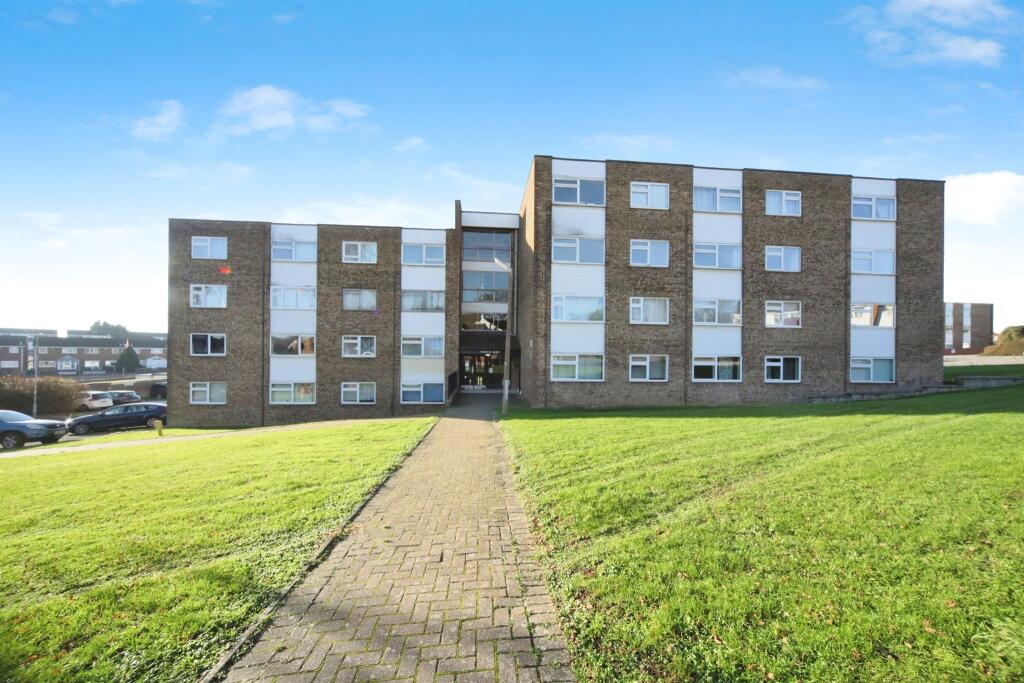 Main image of property: Handcross Road, Luton