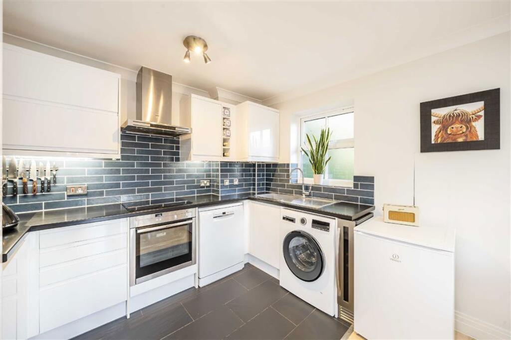 Apartment in London - More
