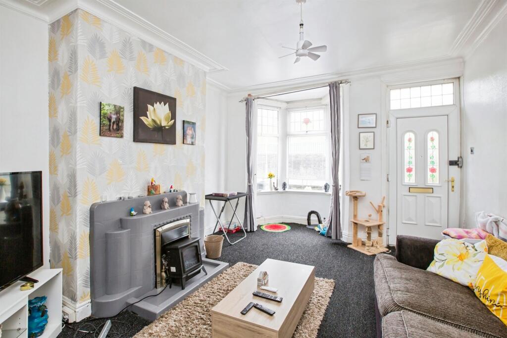 House in Calderdale, Mount Pellon, New Pellon - View 3