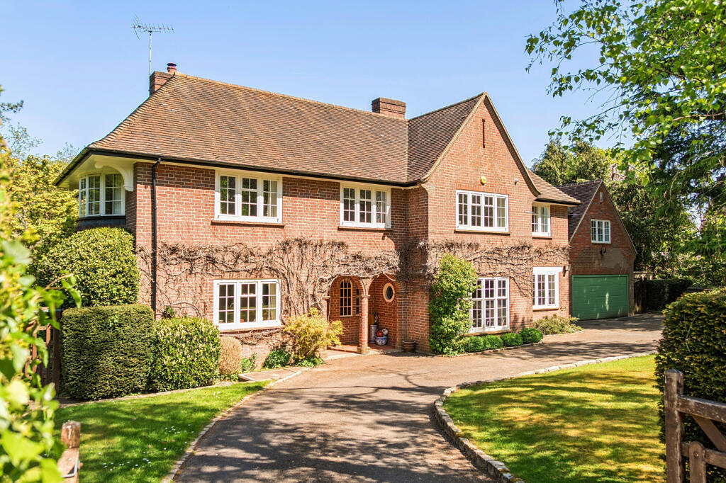 Main image of property: Chiltern Road, Ballinger, HP16