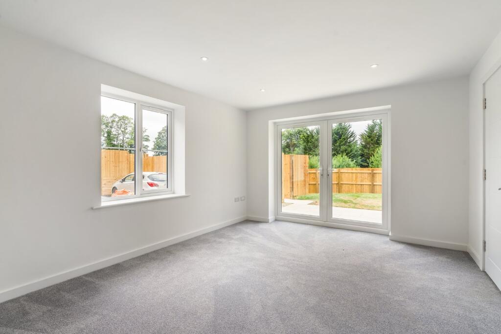 Dawn Run, Prestbury, Cheltenham, Gloucestershire, GL52 photo 4