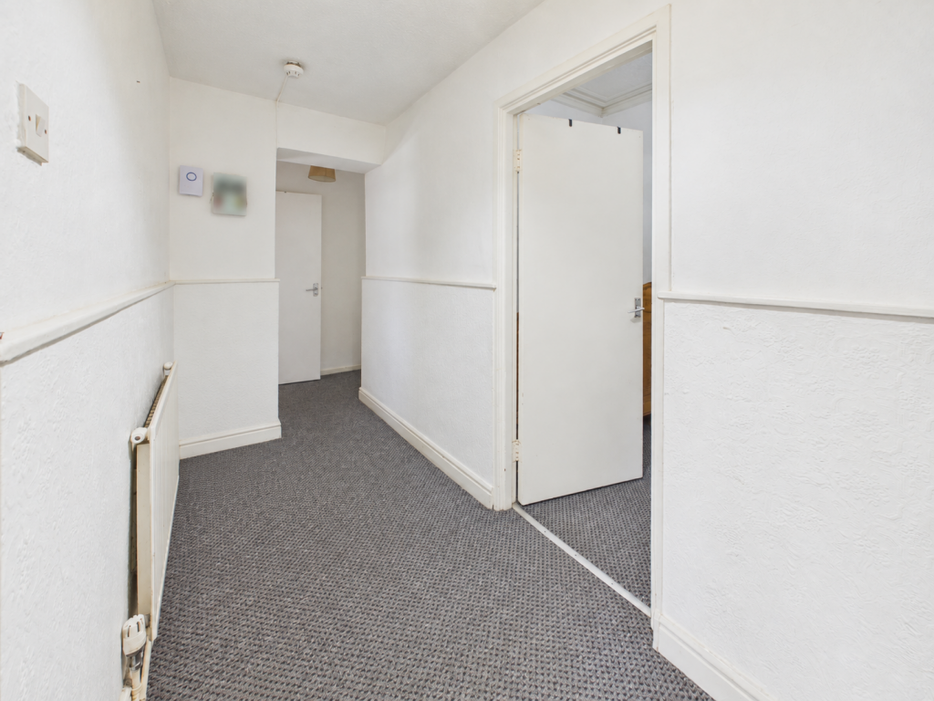 Apartment in Wirral, Liverpool City Region - View 3
