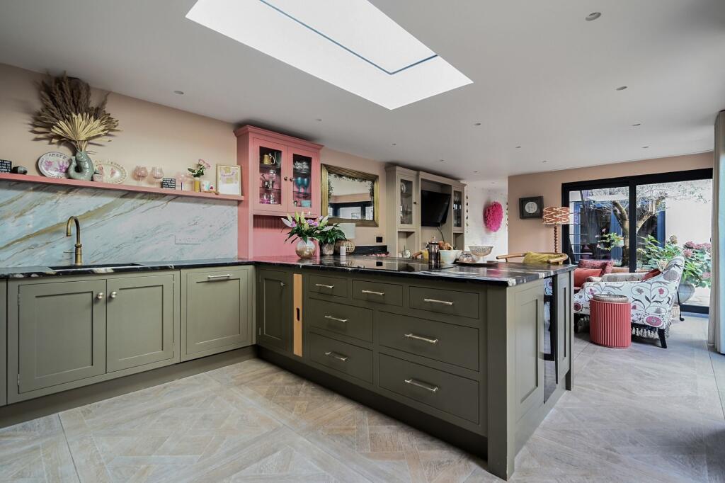 House in Portsmouth - View 3