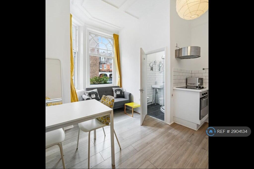 Studio flat for rent