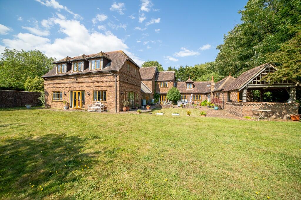 Main image of property: Kingsdown, Deal CT14 8EJ