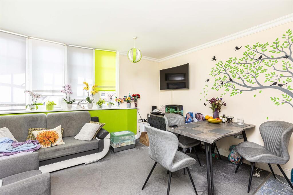 Apartment in Bournemouth, Boscombe - View 6