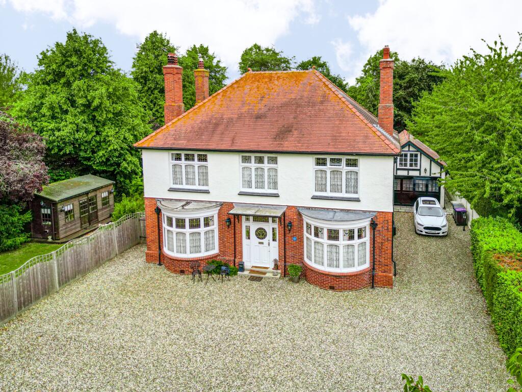 Main image of property: 76 Witham Road, Woodhall Spa, LN10