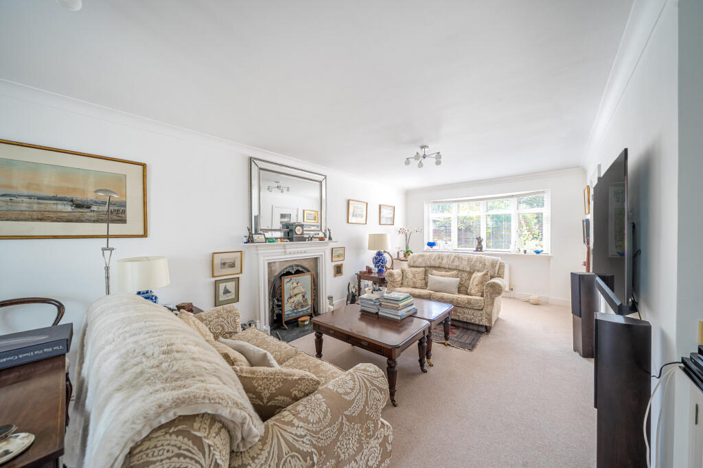 Crecy Gardens, Redbourn, AL3 - View 3