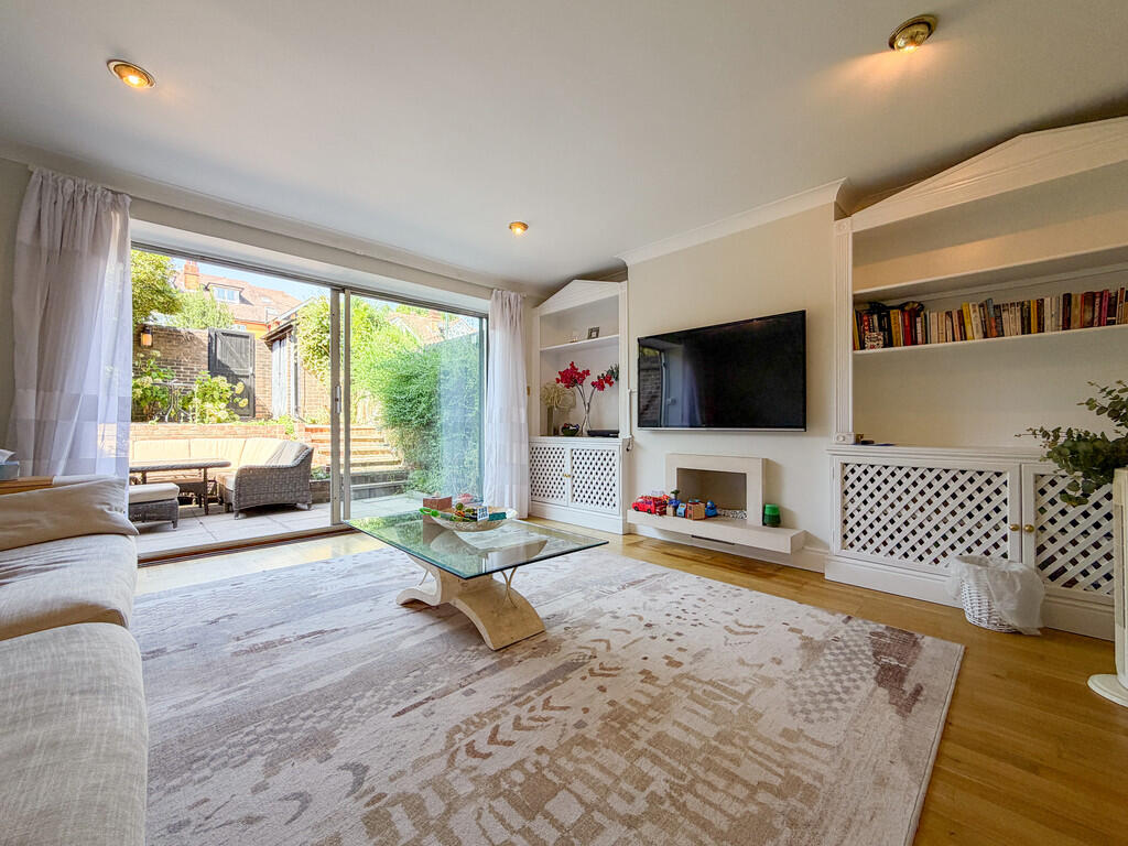 House in Twickenham - View 2