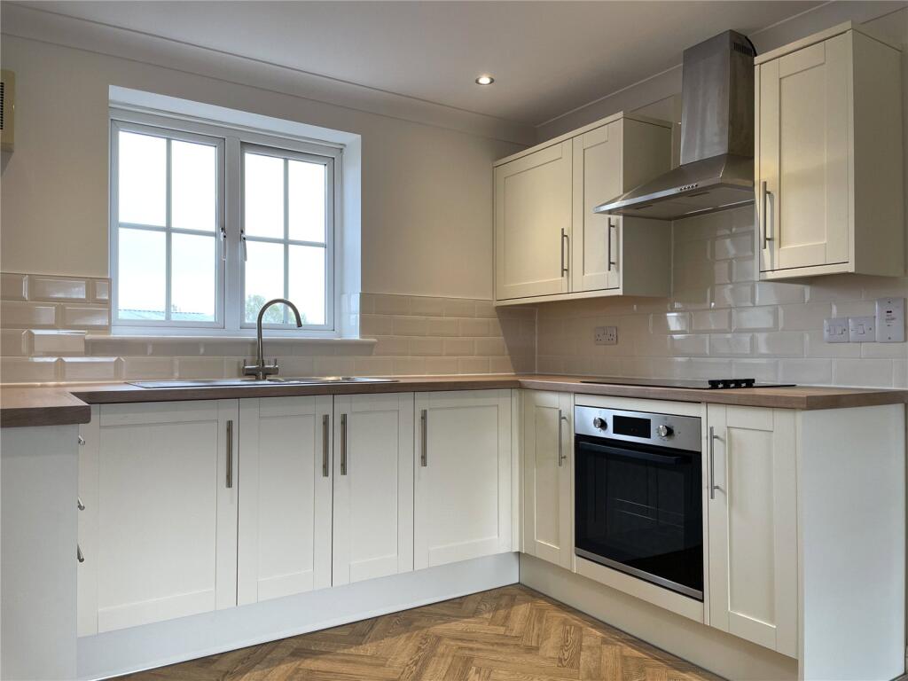 Apartment in Taunton, Firepool - View 2