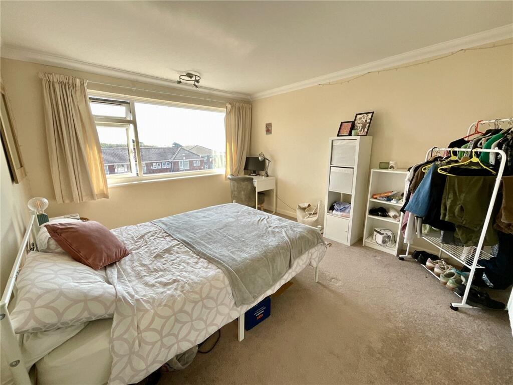 Apartment in Highcliffe-on-Sea, Highcliffe and Walkford - View 5