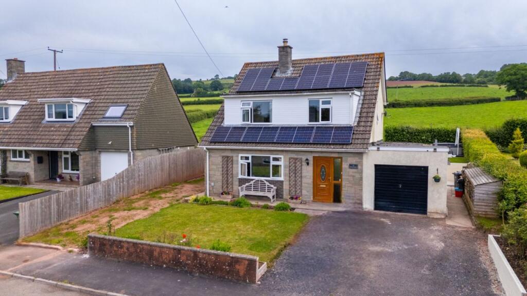 Main image of property: Groesffordd Park, Groesffordd, Brecon, LD3